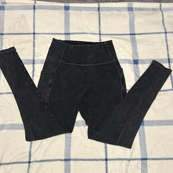 Offline by Aerie leggings with pockets - Picture 5 of 9